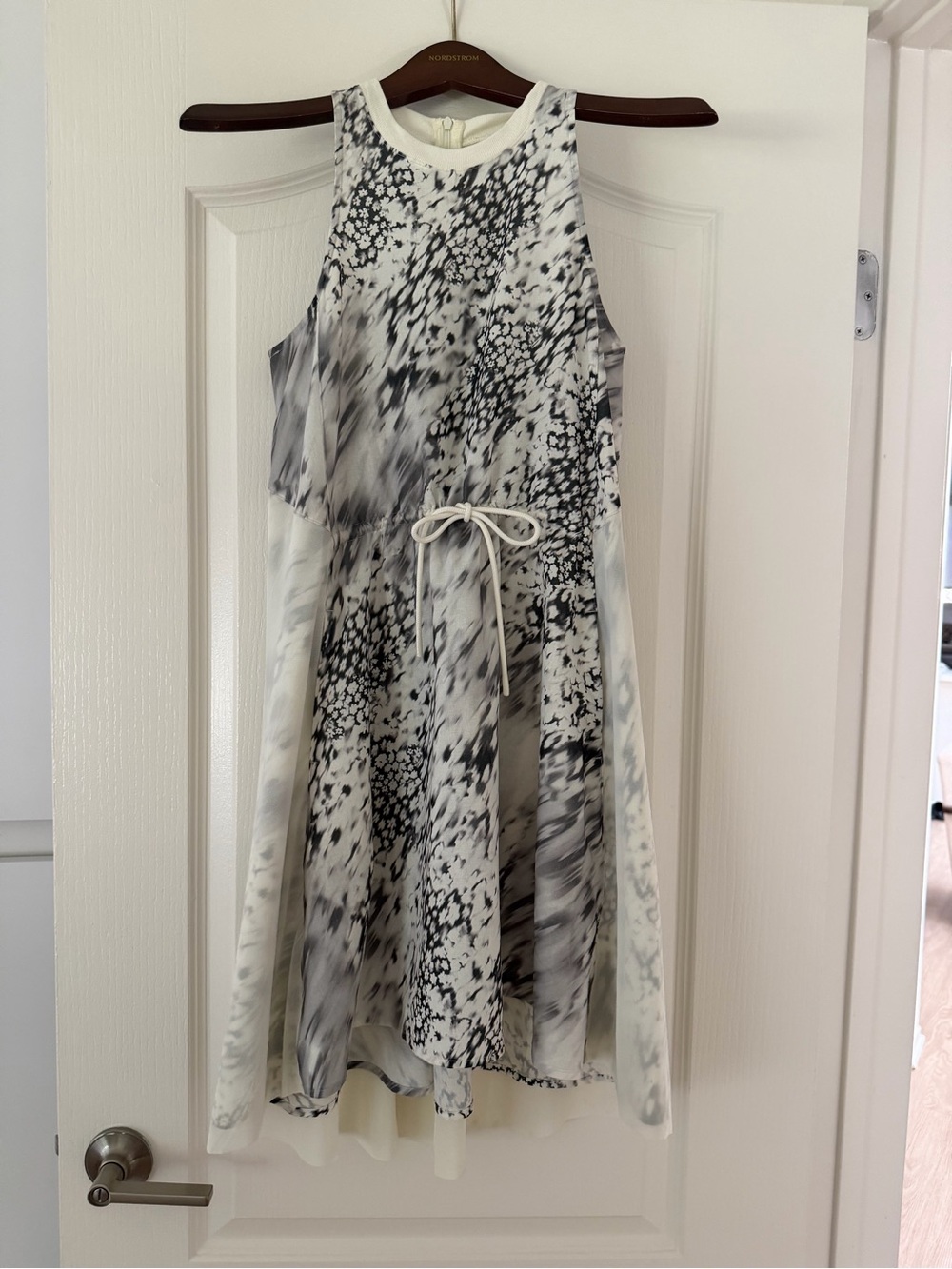 Lululemon Small Sleeveless Pale Gray Watercolor Print Dress